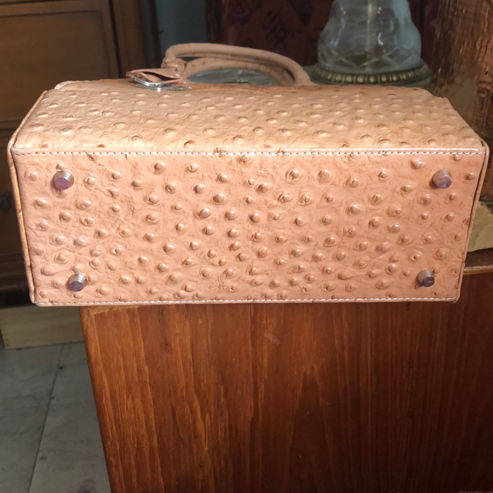 WR vegan handbag/travel bag - Picture 8 of 8
